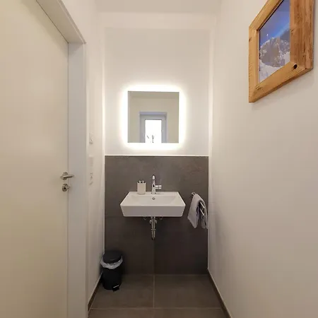 Holiday home Berger Mit Eigenen Whirlpool Im Garten Garmisch-Partenkirchen